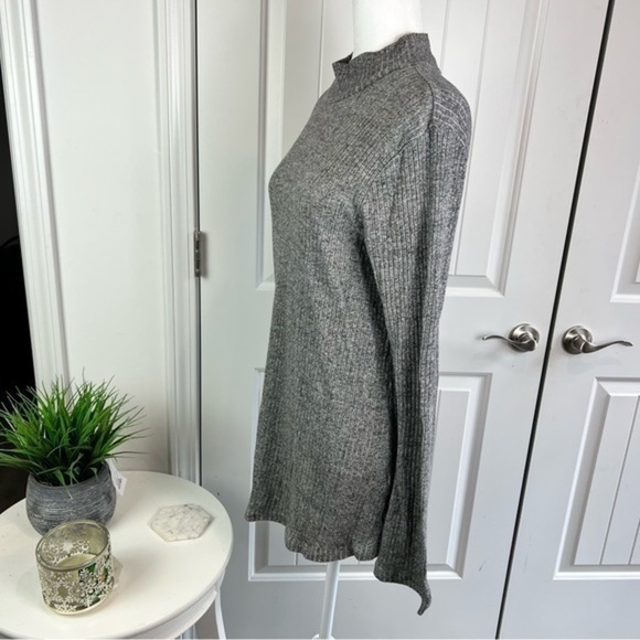 H&M tunic top grey mock neck woman’s size large bell sleeve sweater shirt - Picture 9 of 9